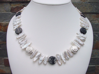 Keshi pearl necklace with Sodalite