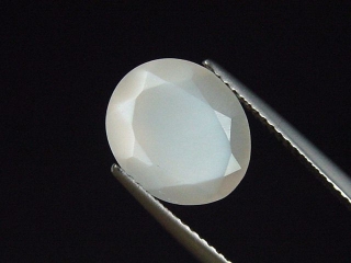 Facet cut Moonstone 3,41 Ct. oval