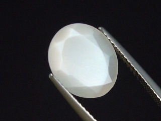 Facet cut Moonstone 3,41 Ct. oval