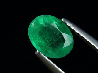 Emerald 0,97 Ct. fine green oval