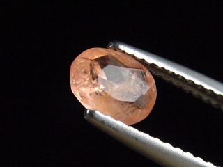 Eosphorite 0,71 Ct. faceted oval - Linopolis, Brazil