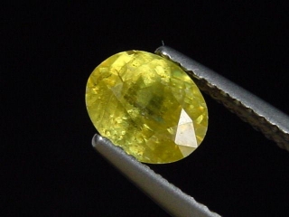 Titanit / Sphen 1,30 Ct. Oval - Minas Gerais, Brasilien