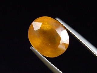 Saphir 6,35 Ct. behandelt orange Oval Thailand