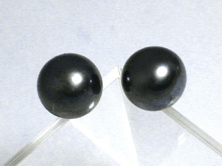 Black Tahitian Pearl pair 8 mm - perfect round, loose undrilled - French Polynesia