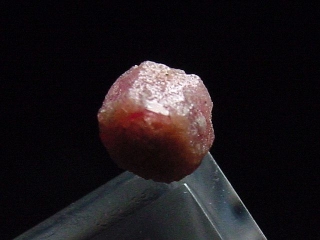 Bixbite / red Beryl crystal 4,5 mm - Topaz mtn., Utah, USA