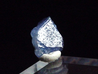 Benitoite crystal 5,5 mm - San Benito Co., California, USA