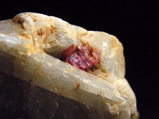 Pezzottait Stufe 72 mm selten - Ambatovita, Madagaskar