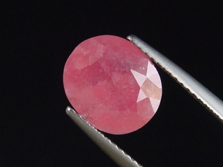 Rhodonite 3,92 Ct. oval - Minas Gerais, Brazil