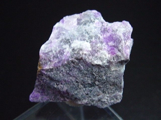 Sugilite specimen 32 mm - Wessels mine, Kuruman, Southafrica