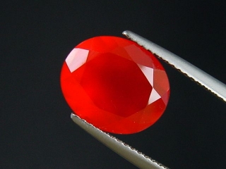 Karneol 3,77 Ct. leuchtendes orangerot 12 x 10 mm Oval Indien