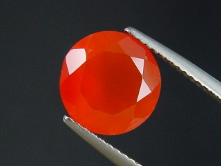 Carnelian 3,04 Ct. glowing orangered round India