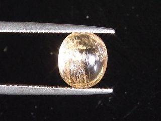 Topas Katzenauge 4,03 Ct. selten - unbehandelte Naturfarbe