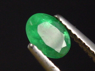 Emerald 0,61 Ct. fine green oval Colombia