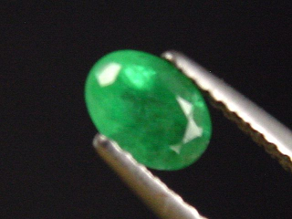 Emerald 0,61 Ct. fine green oval Colombia