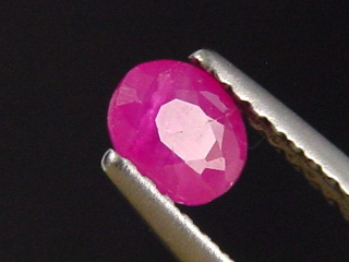 Ruby 0,59 Ct. oval 5 x 4 mm Tanzania
