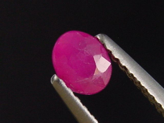 Ruby 0,51 Ct. oval 5 x 4 mm Tanzania