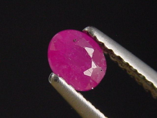 Ruby 0,38 Ct. oval 4,5 x 3,5 mm Tanzania