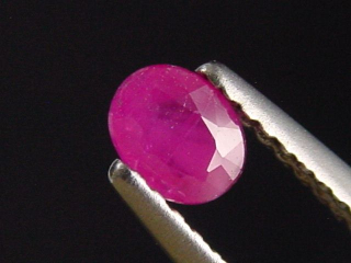 Ruby 0,38 Ct. oval 4,5 x 3,5 mm Tanzania