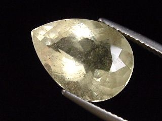 Desert Glass 5,47 Ct. faceted pear - rare