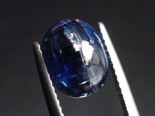 Kyanit / Disthen 4,42 Ct. Oval Cabochon Brasilien B-Qualität