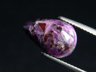 Sugilite 3,94 Ct. pear cabochon