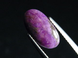 Sugilite 1,93 Ct. oval cabochon