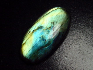 Labradorit 86,14 Ct. Oval Cabochon 48 x 25 mm Australien