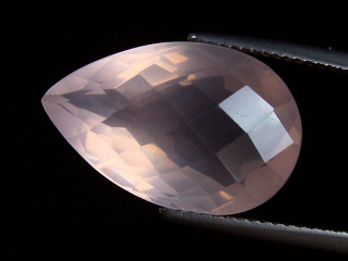 Rose Quartz 11,19 Ct. pink pear