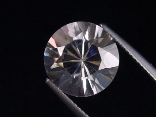 Quartz 5,28 Ct. round cut