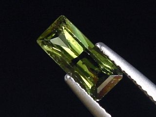 Kornerupine 1,18 Ct. scissor cut - Horombe, Madag.