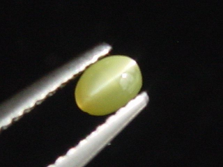 Chrysoberyll Katzenauge 0,31 Ct. Oval Cabochon