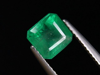 Emerald 1,90 Ct. fine green octagon