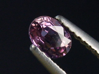 Saphir rosa 0,55 Ct. Naturfarbe Oval Tansania