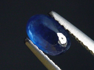 Blue Sapphire 0,73 Ct. oval cabochon