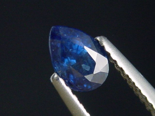 Blue Sapphire 0,80 Ct. pear