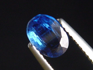 Kyanite / Disthen 0,96 Ct. fine blue oval