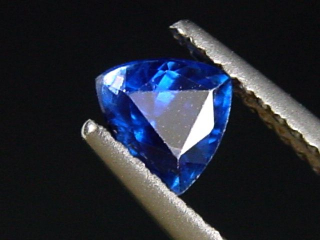 Kyanit / Disthen 0,66 Carat feines Blau Trillant