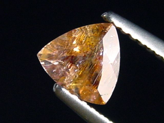 Imperialtopas / Imperial Topas 0,97 Ct. Trillion 6 x 6 mm Brasilien