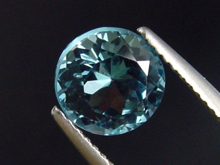 Topas 2,51 Ct. feines Londonblau behandelt 8 mm Runder Brillantschliff