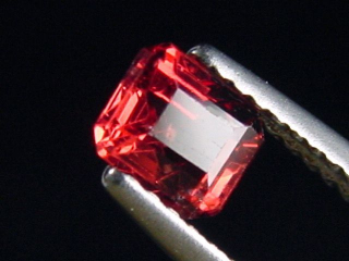 Roter Spinell 0,75 Ct. Oktagon 5 x 4,5 mm Sri Lanka