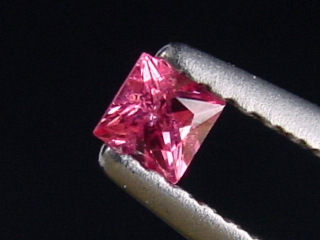 Spinel 0,16 Ct. square cut Tanzania