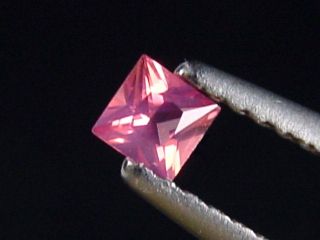 Spinel 0,16 Ct. square cut Tanzania