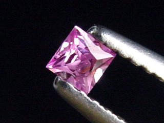 Spinel 0,12 Ct. square cut Tanzania