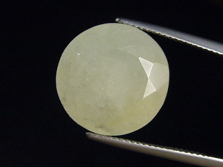 Datolite 16,29 Ct. round faceted - Mexico