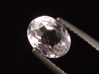 Kunzit 1,68 Ct. Oval 8 x 6 mm Brasilien