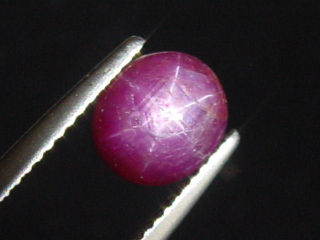 Sternrubin 3,11 Ct. feine Qualität 7,5 x 6,5 mm Oval Cabochon