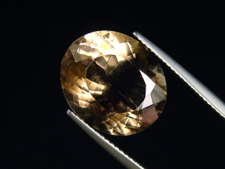 Rauchquarz 12,53 Ct. Oval Präzisionsschliff - Galenstock, Schweiz