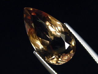 Rauchquarz 10,36 Ct. Tropfen Präzisionsschliff - Galenstock, Schweiz