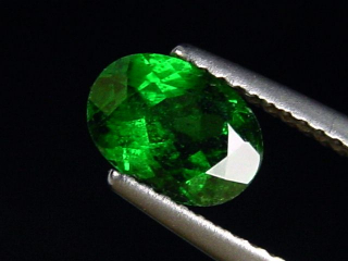 Tsavorite Garnet 1,24 Ct. top color oval