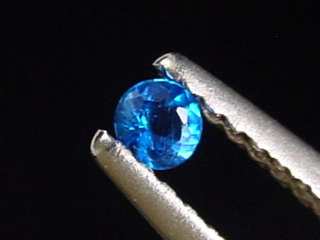 Hauyn / Hauynit 0,06 Ct. 2,5 mm Rund - Ettringen, Eifel, Deutschland